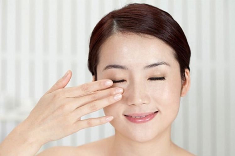 TOP 5 CÁCH CHĂM SÓC MẮT BỊ MỎI CỰC DỄ TẠI NHÀ
